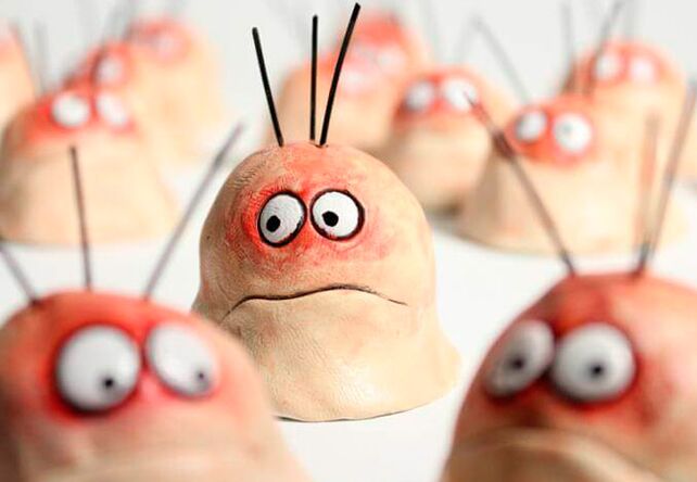 figurki symbolizujące brodawki
